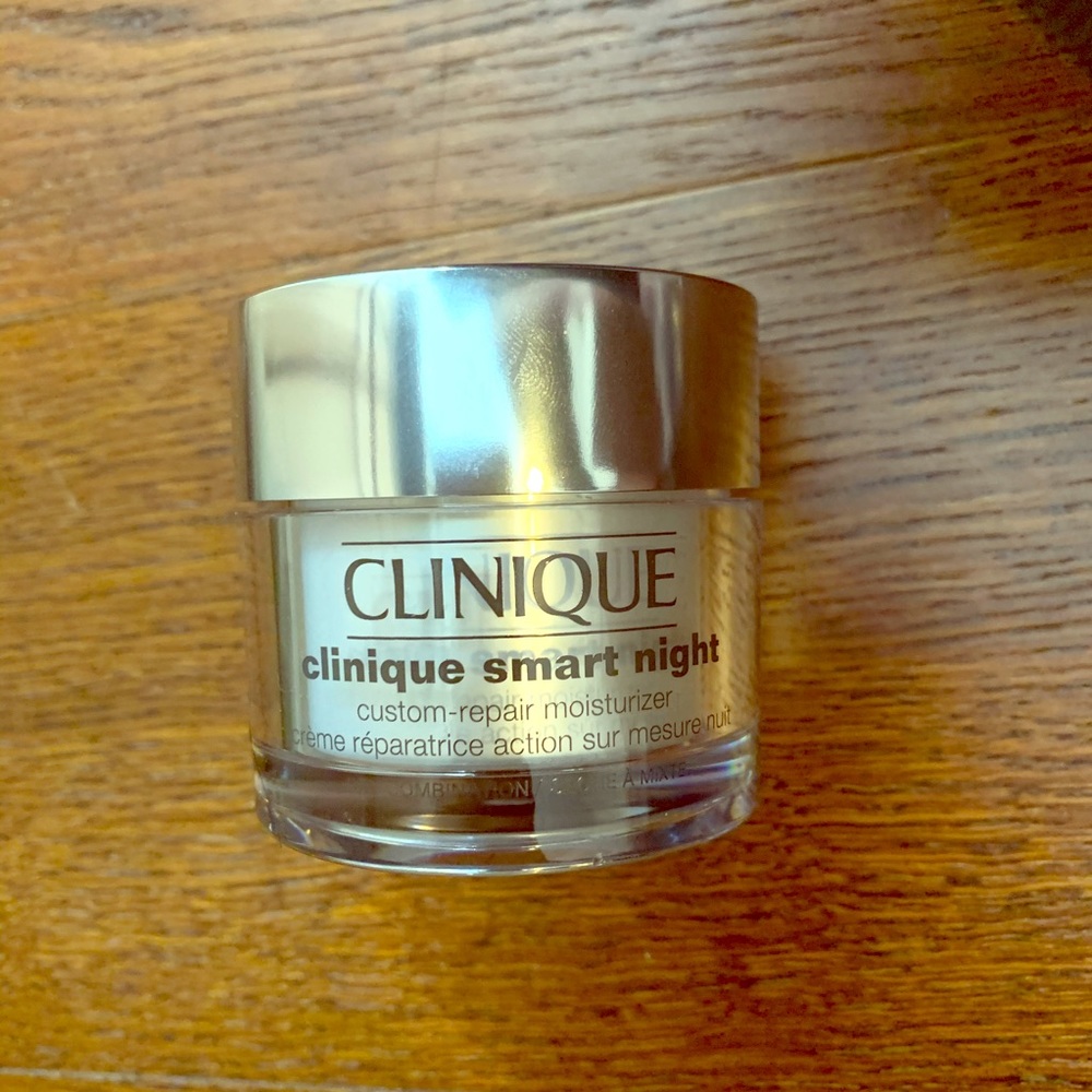 Clinique Smart Night Repair Moisturizer